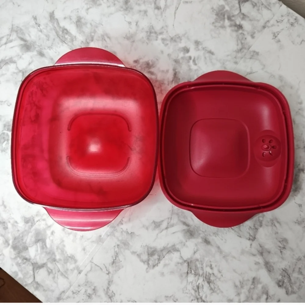 Tupperware Vent 'N Serve Red 1.2L Microwave Square Dish with Vented Lid